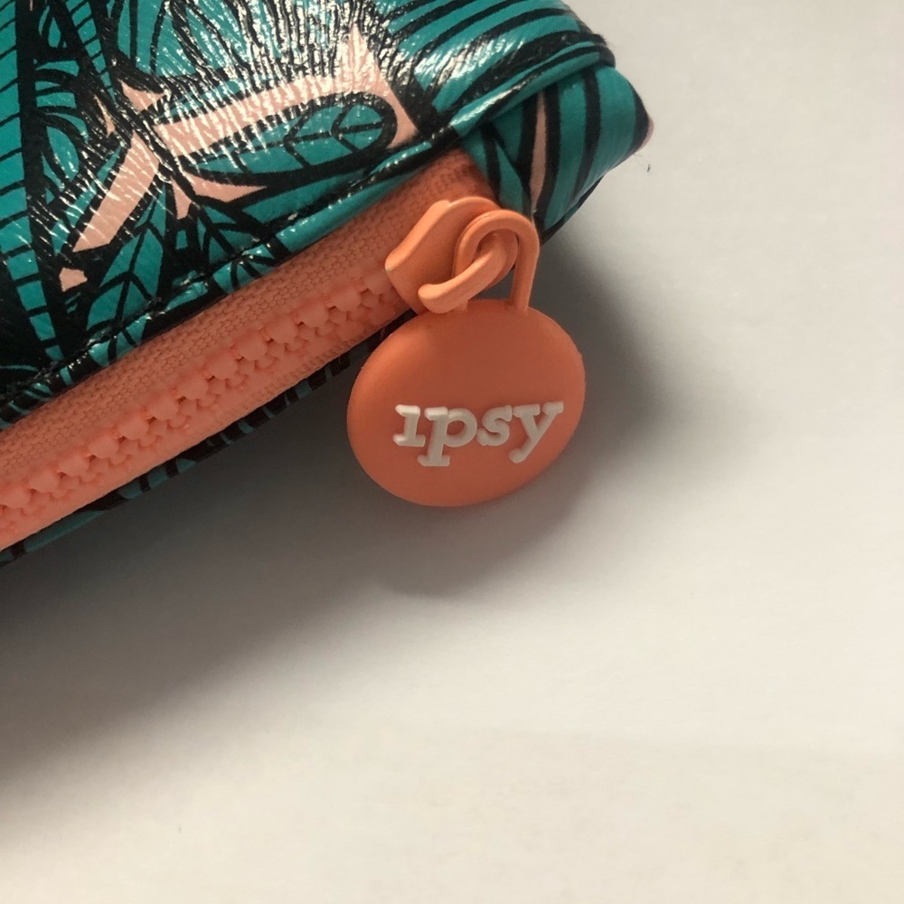 Ipsy makeup bag - Picture 3 of 6